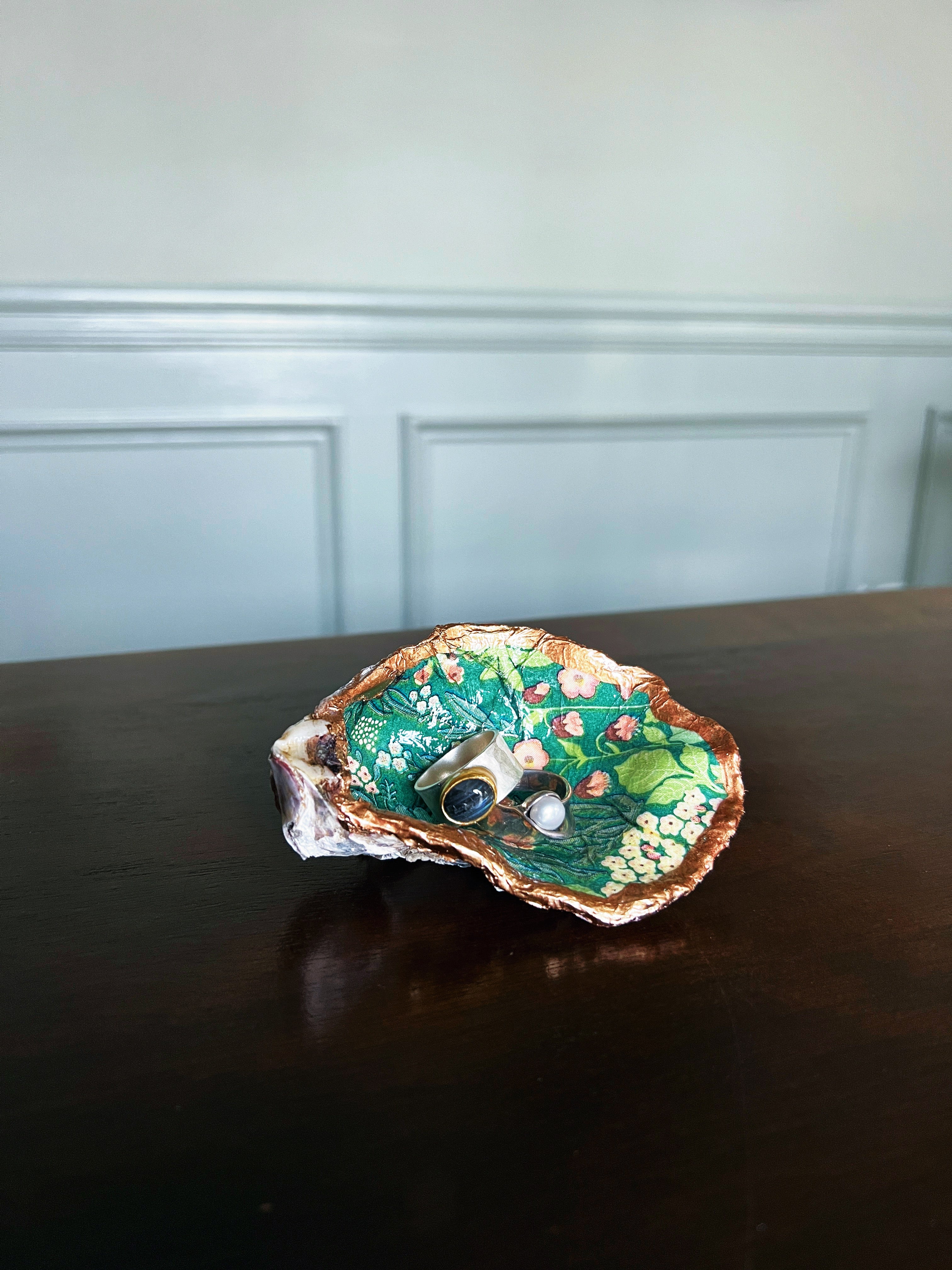 Secret Garden (Oyster)