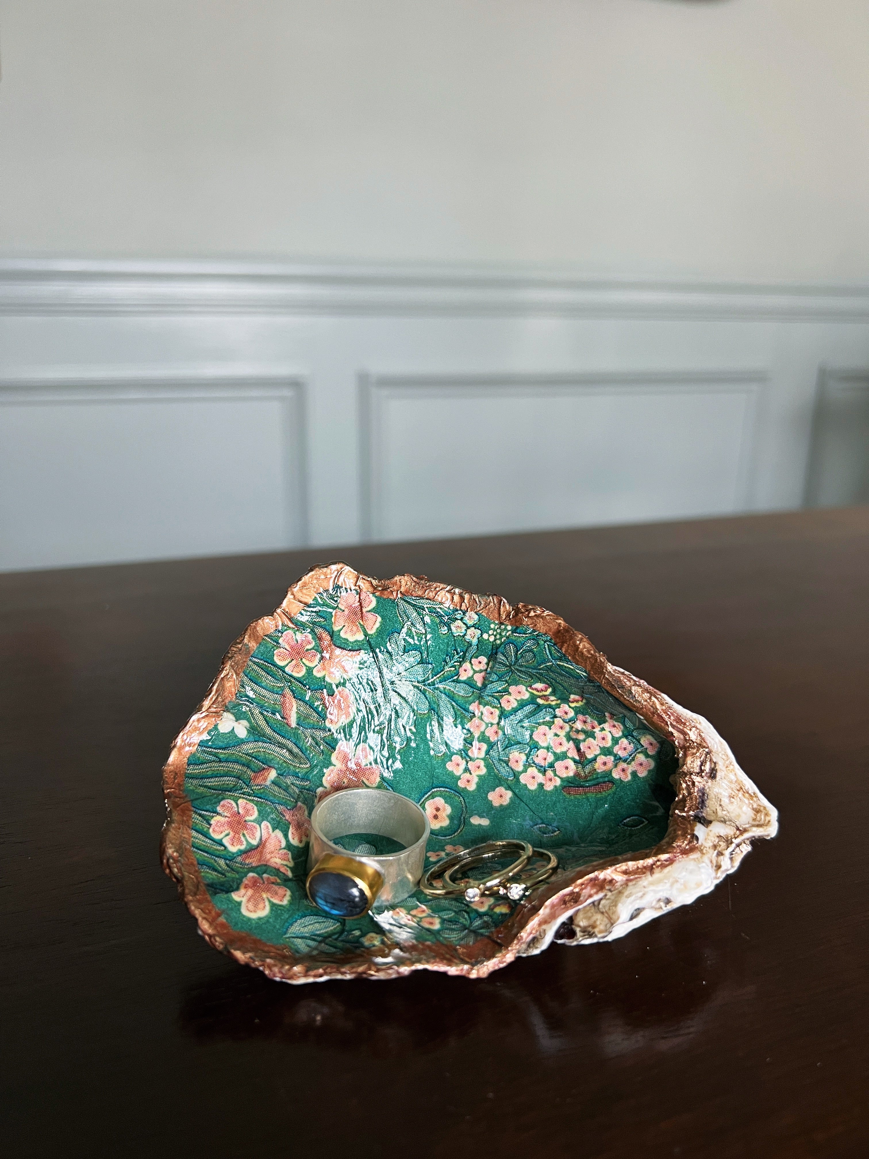 Secret Garden (Oyster)