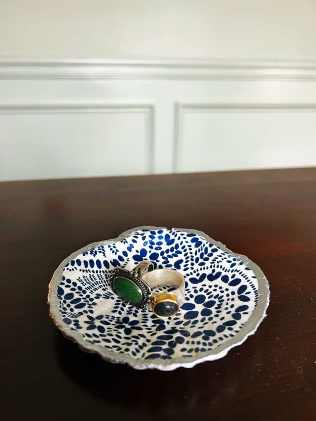 Blue & White (Scallop)