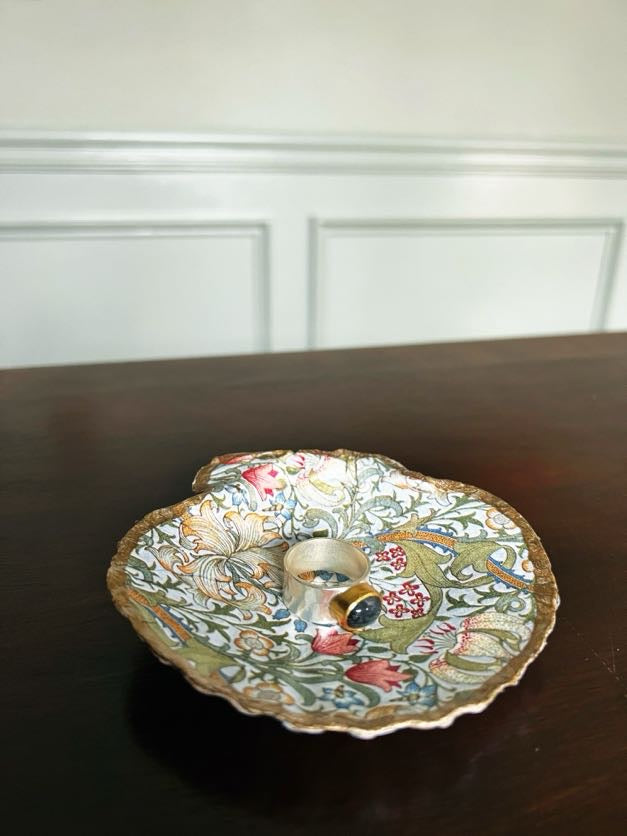 Golden Lily (Scallop)